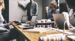 Qué es el síndrome del impostor y cómo combatirlo